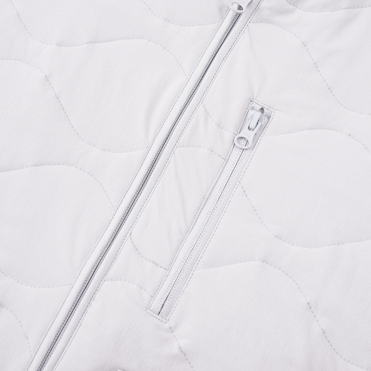 04651 / A Trip in a Bag Quilted Nylon Jacket - Image 3