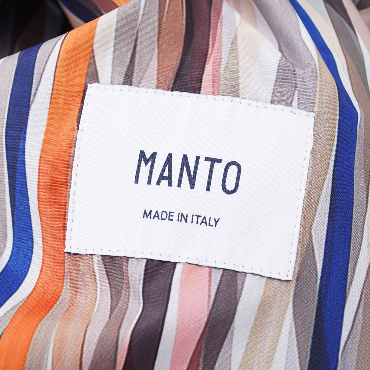 Manto Lightweight Packable Hooded Jacket - Image 6